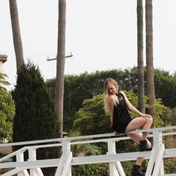 Meet your Posher, Ali - Picture 1 of 1